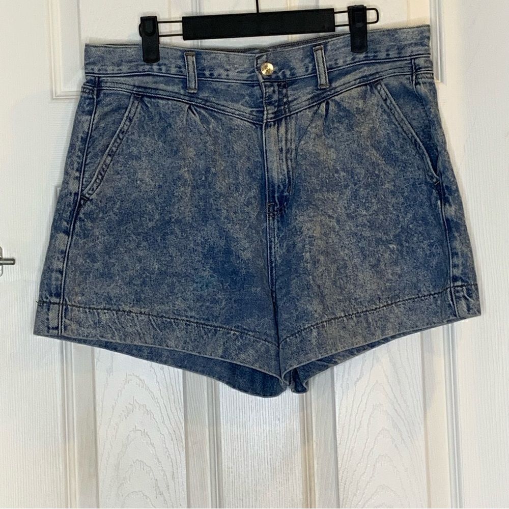 American Eagle Denim Jean Mom Shorts Yoke Front Acid Wash Blue Size 12